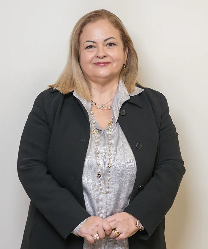 Dra. Ana Lúcia Campos